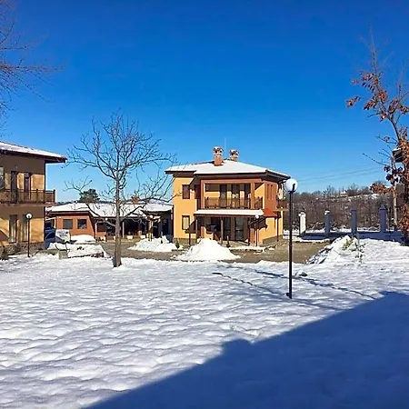 комплекс тянкови къщи 度假村 *