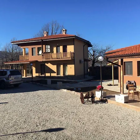 комплекс тянкови къщи